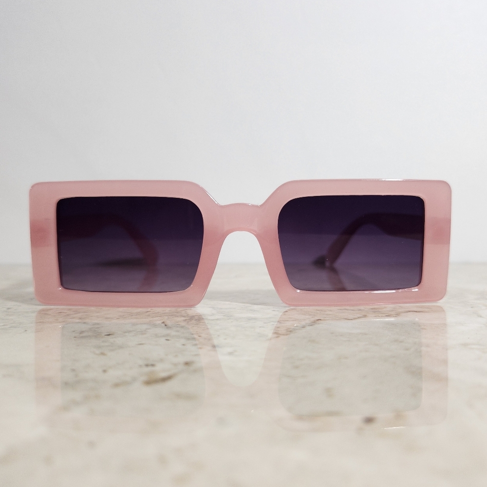 🆕️Trendy Pink Sunglasses